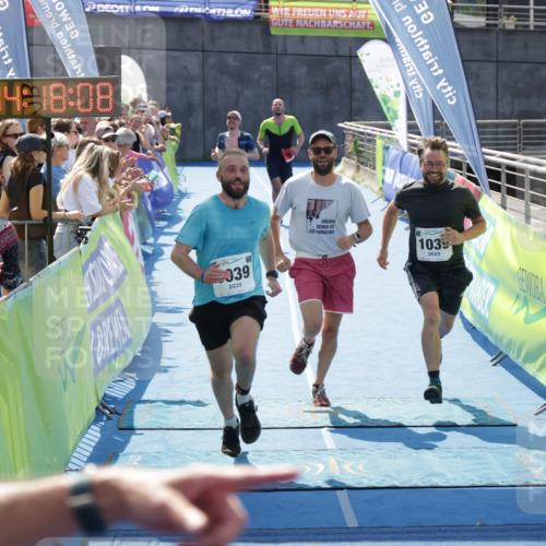 10.08.2025 - GEWOBA Citytriathlon Bremen H.Heesch http://msf.ph/oto/8555455 10.08.2025 14:18:12 Ziel 702, 752, 759, 1039 meine-sportfotos.de