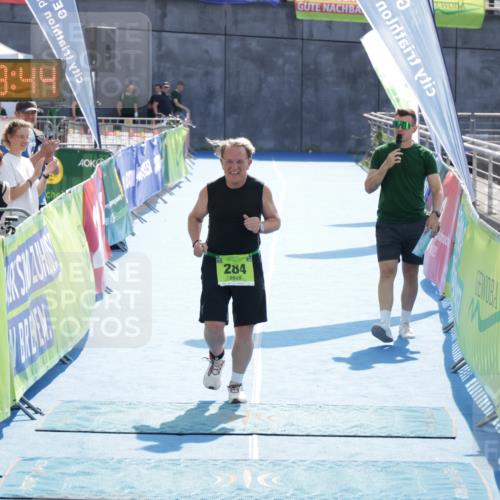 10.08.2025 - GEWOBA Citytriathlon Bremen H.Heesch http://msf.ph/oto/8555478 10.08.2025 15:59:48 Ziel 284 meine-sportfotos.de