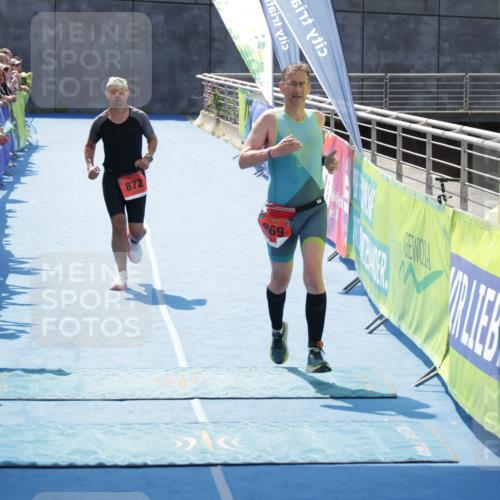 10.08.2025 - GEWOBA Citytriathlon Bremen H.Heesch http://msf.ph/oto/8555480 10.08.2025 14:18:24 Ziel 702, 752, 869, 872 meine-sportfotos.de
