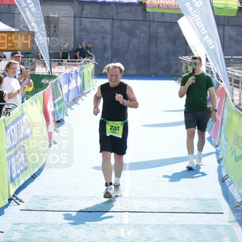 10.08.2025 - GEWOBA Citytriathlon Bremen H.Heesch http://msf.ph/oto/8555485 10.08.2025 15:59:48 Ziel 284 meine-sportfotos.de