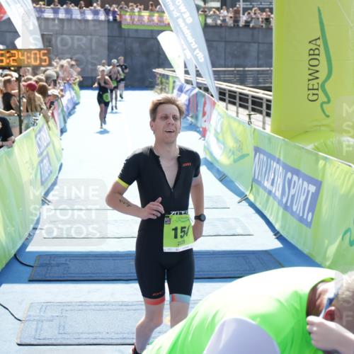 10.08.2025 - GEWOBA Citytriathlon Bremen H.Heesch http://msf.ph/oto/8555486 10.08.2025 15:24:09 Ziel 154, 250, 478 meine-sportfotos.de