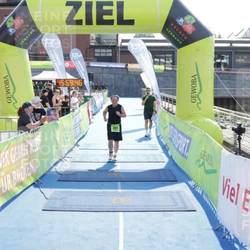 10.08.2025 - GEWOBA Citytriathlon Bremen H.Heesch http://msf.ph/oto/8555497 10.08.2025 15:59:50 Ziel 284 meine-sportfotos.de