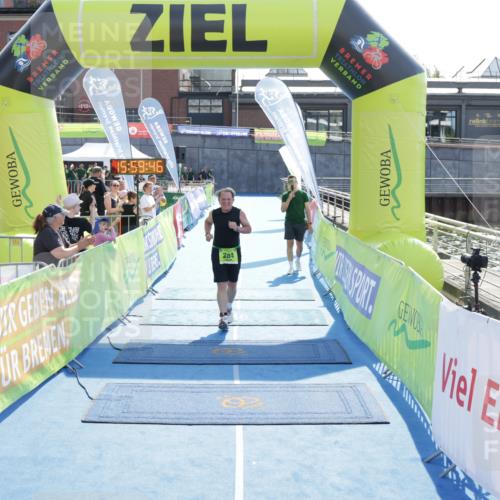10.08.2025 - GEWOBA Citytriathlon Bremen H.Heesch http://msf.ph/oto/8555503 10.08.2025 15:59:50 Ziel 284 meine-sportfotos.de
