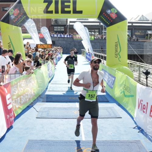 10.08.2025 - GEWOBA Citytriathlon Bremen H.Heesch http://msf.ph/oto/8555542 10.08.2025 15:24:20 Ziel 18, 84, 152, 346, 478 meine-sportfotos.de