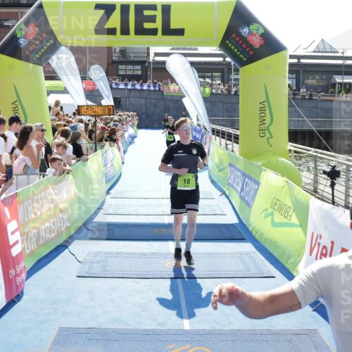 10.08.2025 - GEWOBA Citytriathlon Bremen H.Heesch http://msf.ph/oto/8555552 10.08.2025 15:24:21 Ziel 18, 84, 152, 346 meine-sportfotos.de