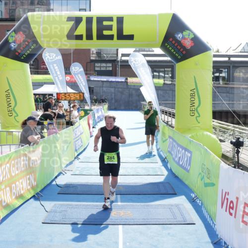 10.08.2025 - GEWOBA Citytriathlon Bremen H.Heesch http://msf.ph/oto/8555553 10.08.2025 15:59:51 Ziel 284 meine-sportfotos.de