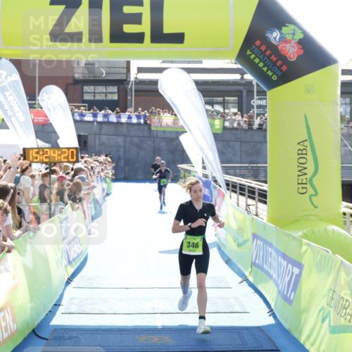 10.08.2025 - GEWOBA Citytriathlon Bremen H.Heesch http://msf.ph/oto/8555558 10.08.2025 15:24:24 Ziel 18, 152, 325, 346 meine-sportfotos.de