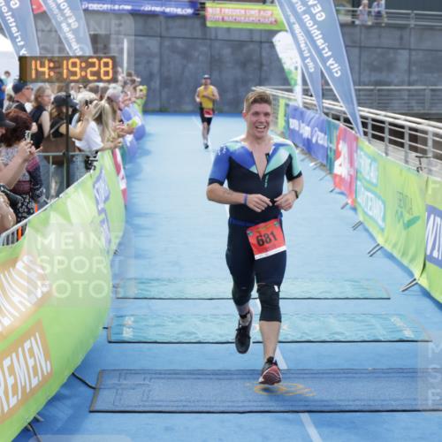 10.08.2025 - GEWOBA Citytriathlon Bremen H.Heesch http://msf.ph/oto/8555570 10.08.2025 14:19:32 Ziel 575, 681 meine-sportfotos.de
