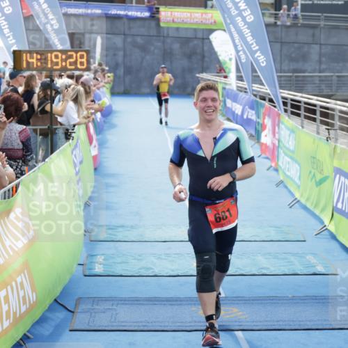 10.08.2025 - GEWOBA Citytriathlon Bremen H.Heesch http://msf.ph/oto/8555573 10.08.2025 14:19:32 Ziel 575, 681 meine-sportfotos.de
