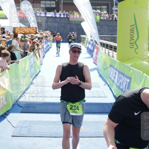 10.08.2025 - GEWOBA Citytriathlon Bremen H.Heesch http://msf.ph/oto/8555634 10.08.2025 15:24:46 Ziel 51, 234, 497 meine-sportfotos.de
