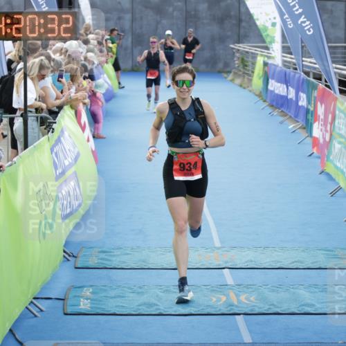 10.08.2025 - GEWOBA Citytriathlon Bremen H.Heesch http://msf.ph/oto/8555644 10.08.2025 14:20:36 Ziel 742, 934 meine-sportfotos.de