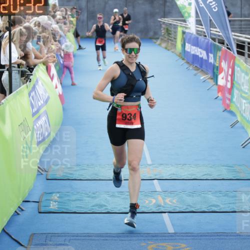 10.08.2025 - GEWOBA Citytriathlon Bremen H.Heesch http://msf.ph/oto/8555647 10.08.2025 14:20:36 Ziel 742, 934 meine-sportfotos.de