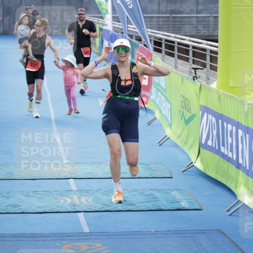 10.08.2025 - GEWOBA Citytriathlon Bremen H.Heesch http://msf.ph/oto/8555663 10.08.2025 14:20:44 Ziel 735, 838, 921 meine-sportfotos.de