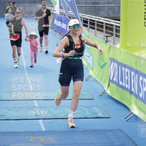10.08.2025 - GEWOBA Citytriathlon Bremen H.Heesch http://msf.ph/oto/8555666 10.08.2025 14:20:45 Ziel 735, 790, 838, 921 meine-sportfotos.de