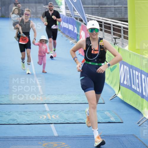 10.08.2025 - GEWOBA Citytriathlon Bremen H.Heesch http://msf.ph/oto/8555670 10.08.2025 14:20:45 Ziel 735, 790, 838, 921 meine-sportfotos.de