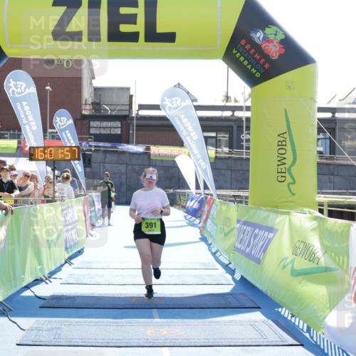 10.08.2025 - GEWOBA Citytriathlon Bremen H.Heesch http://msf.ph/oto/8555672 10.08.2025 16:02:01 Ziel 391 meine-sportfotos.de