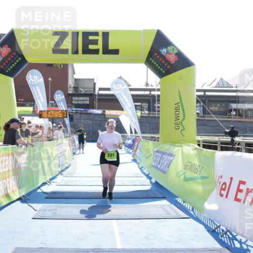 10.08.2025 - GEWOBA Citytriathlon Bremen H.Heesch http://msf.ph/oto/8555693 10.08.2025 16:02:01 Ziel 391 meine-sportfotos.de