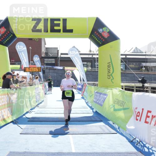 10.08.2025 - GEWOBA Citytriathlon Bremen H.Heesch http://msf.ph/oto/8555699 10.08.2025 16:02:01 Ziel 391 meine-sportfotos.de