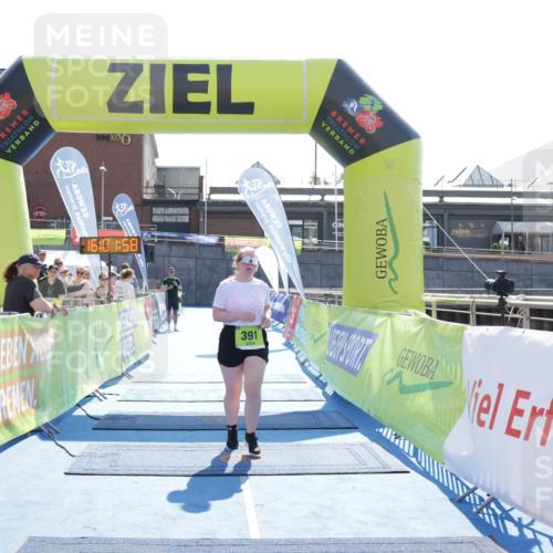 10.08.2025 - GEWOBA Citytriathlon Bremen H.Heesch http://msf.ph/oto/8555709 10.08.2025 16:02:02 Ziel 391 meine-sportfotos.de