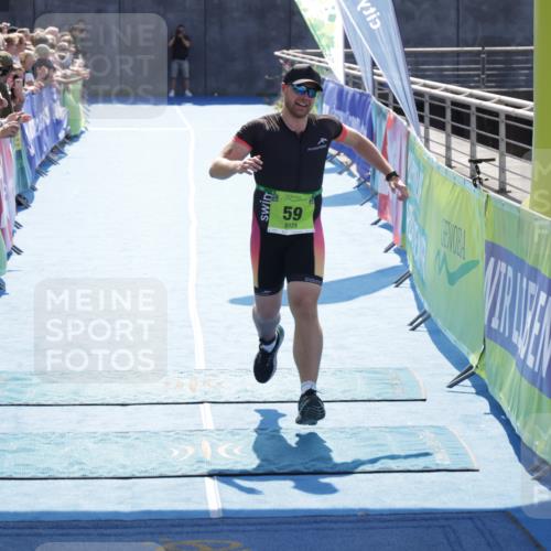 10.08.2025 - GEWOBA Citytriathlon Bremen H.Heesch http://msf.ph/oto/8555718 10.08.2025 15:25:07 Ziel 59, 474 meine-sportfotos.de