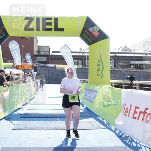 10.08.2025 - GEWOBA Citytriathlon Bremen H.Heesch http://msf.ph/oto/8555722 10.08.2025 16:02:02 Ziel 391 meine-sportfotos.de