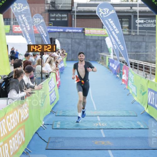 10.08.2025 - GEWOBA Citytriathlon Bremen H.Heesch http://msf.ph/oto/8555735 10.08.2025 14:21:25 Ziel 590 meine-sportfotos.de