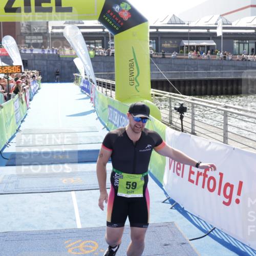 10.08.2025 - GEWOBA Citytriathlon Bremen H.Heesch http://msf.ph/oto/8555739 10.08.2025 15:25:10 Ziel 59, 474 meine-sportfotos.de