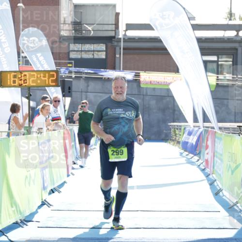 10.08.2025 - GEWOBA Citytriathlon Bremen H.Heesch http://msf.ph/oto/8555748 10.08.2025 16:02:46 Ziel 299 meine-sportfotos.de
