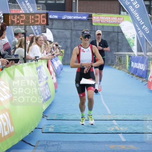 10.08.2025 - GEWOBA Citytriathlon Bremen H.Heesch http://msf.ph/oto/8555755 10.08.2025 14:21:39 Ziel 712, 913 meine-sportfotos.de
