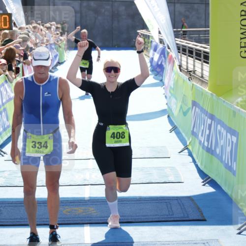10.08.2025 - GEWOBA Citytriathlon Bremen H.Heesch http://msf.ph/oto/8555764 10.08.2025 15:25:43 Ziel 306, 334, 408 meine-sportfotos.de