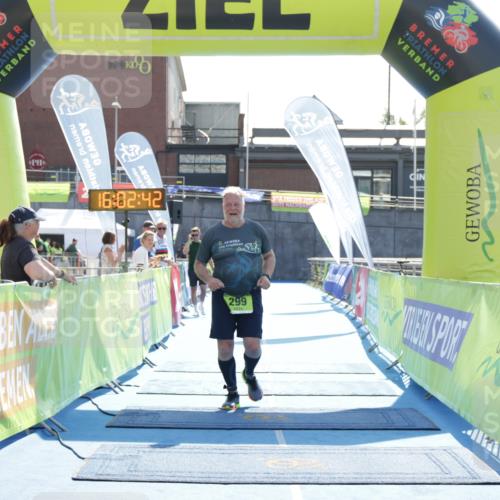 10.08.2025 - GEWOBA Citytriathlon Bremen H.Heesch http://msf.ph/oto/8555769 10.08.2025 16:02:46 Ziel 299 meine-sportfotos.de