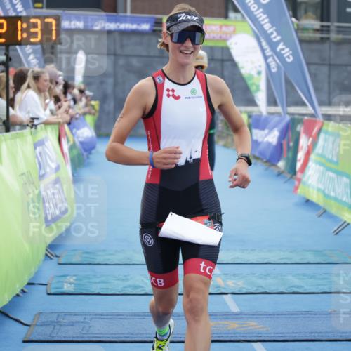 10.08.2025 - GEWOBA Citytriathlon Bremen H.Heesch http://msf.ph/oto/8555770 10.08.2025 14:21:41 Ziel 712, 913 meine-sportfotos.de