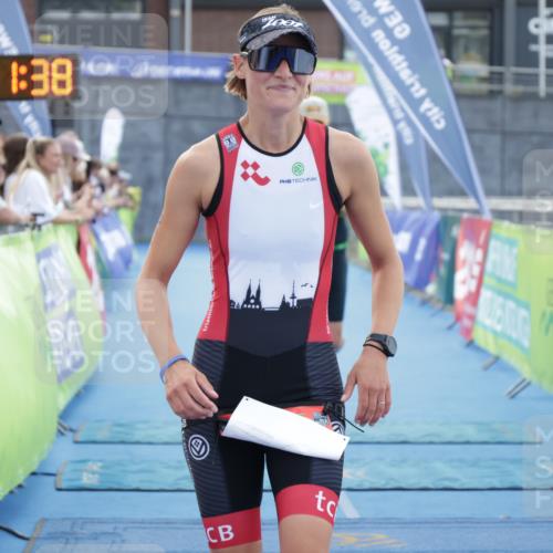 10.08.2025 - GEWOBA Citytriathlon Bremen H.Heesch http://msf.ph/oto/8555774 10.08.2025 14:21:42 Ziel 712, 913 meine-sportfotos.de