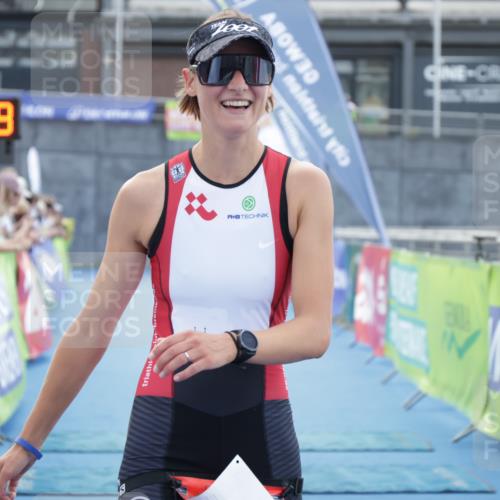 10.08.2025 - GEWOBA Citytriathlon Bremen H.Heesch http://msf.ph/oto/8555779 10.08.2025 14:21:42 Ziel 712, 913 meine-sportfotos.de