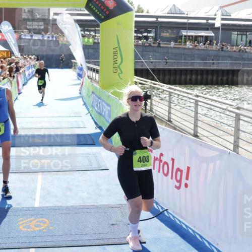 10.08.2025 - GEWOBA Citytriathlon Bremen H.Heesch http://msf.ph/oto/8555783 10.08.2025 15:25:45 Ziel 306, 334, 408 meine-sportfotos.de