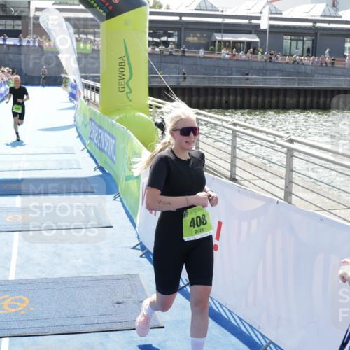 10.08.2025 - GEWOBA Citytriathlon Bremen H.Heesch http://msf.ph/oto/8555786 10.08.2025 15:25:45 Ziel 306, 334, 408 meine-sportfotos.de