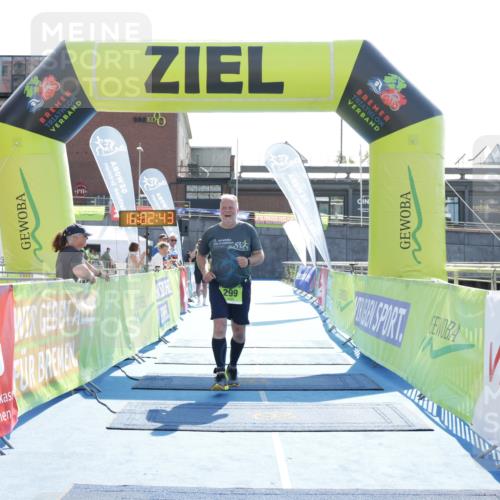 10.08.2025 - GEWOBA Citytriathlon Bremen H.Heesch http://msf.ph/oto/8555794 10.08.2025 16:02:47 Ziel 299 meine-sportfotos.de