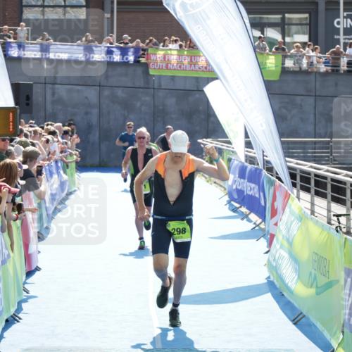 10.08.2025 - GEWOBA Citytriathlon Bremen H.Heesch http://msf.ph/oto/8555804 10.08.2025 15:25:55 Ziel 298, 311, 323 meine-sportfotos.de