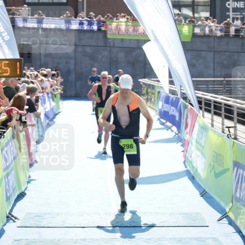 10.08.2025 - GEWOBA Citytriathlon Bremen H.Heesch http://msf.ph/oto/8555807 10.08.2025 15:25:55 Ziel 298, 311, 323 meine-sportfotos.de