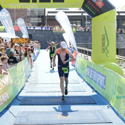 10.08.2025 - GEWOBA Citytriathlon Bremen H.Heesch http://msf.ph/oto/8555820 10.08.2025 15:25:56 Ziel 298, 311, 323 meine-sportfotos.de