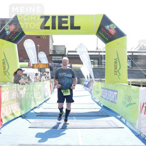 10.08.2025 - GEWOBA Citytriathlon Bremen H.Heesch http://msf.ph/oto/8555822 10.08.2025 16:02:48 Ziel 299 meine-sportfotos.de