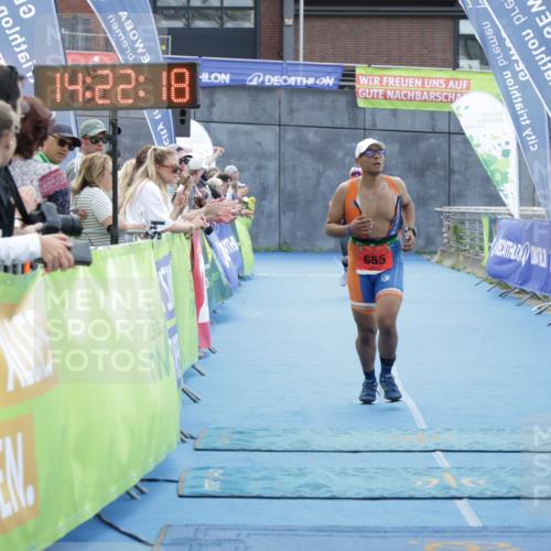 10.08.2025 - GEWOBA Citytriathlon Bremen H.Heesch http://msf.ph/oto/8555825 10.08.2025 14:22:22 Ziel 655, 689 meine-sportfotos.de