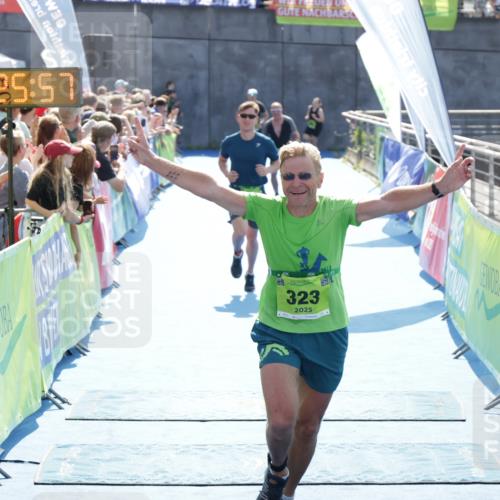 10.08.2025 - GEWOBA Citytriathlon Bremen H.Heesch http://msf.ph/oto/8555835 10.08.2025 15:26:01 Ziel 29, 298, 323 meine-sportfotos.de