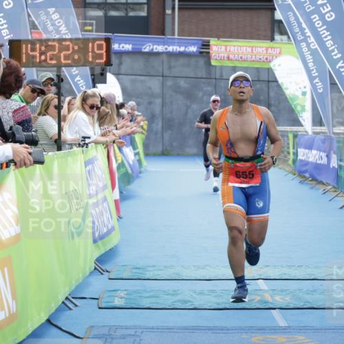 10.08.2025 - GEWOBA Citytriathlon Bremen H.Heesch http://msf.ph/oto/8555837 10.08.2025 14:22:23 Ziel 655, 689 meine-sportfotos.de