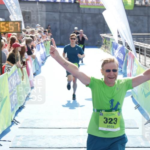 10.08.2025 - GEWOBA Citytriathlon Bremen H.Heesch http://msf.ph/oto/8555840 10.08.2025 15:26:01 Ziel 29, 298, 323 meine-sportfotos.de