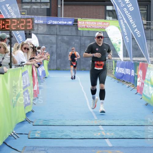10.08.2025 - GEWOBA Citytriathlon Bremen H.Heesch http://msf.ph/oto/8555841 10.08.2025 14:22:27 Ziel 655, 689 meine-sportfotos.de