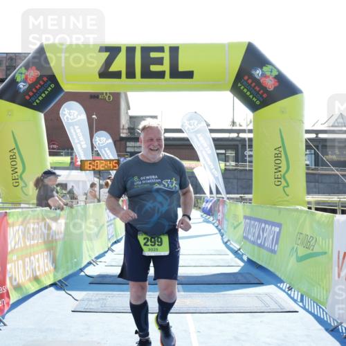 10.08.2025 - GEWOBA Citytriathlon Bremen H.Heesch http://msf.ph/oto/8555844 10.08.2025 16:02:49 Ziel 299 meine-sportfotos.de