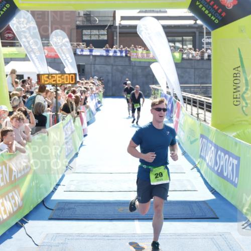 10.08.2025 - GEWOBA Citytriathlon Bremen H.Heesch http://msf.ph/oto/8555858 10.08.2025 15:26:04 Ziel 29, 205, 323 meine-sportfotos.de