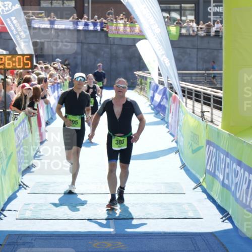 10.08.2025 - GEWOBA Citytriathlon Bremen H.Heesch http://msf.ph/oto/8555864 10.08.2025 15:26:09 Ziel 29, 205, 303, 404 meine-sportfotos.de