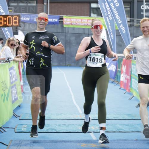 10.08.2025 - GEWOBA Citytriathlon Bremen H.Heesch http://msf.ph/oto/8555884 10.08.2025 14:23:12 Ziel 1018 meine-sportfotos.de